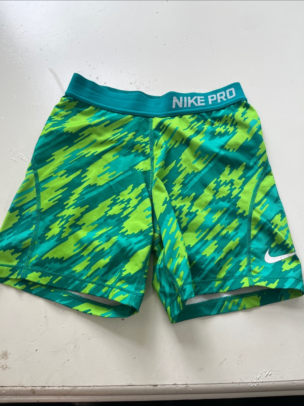 Nike Dri Fit Youth XL Green Camo Patterned Spandex Biker Running Shorts